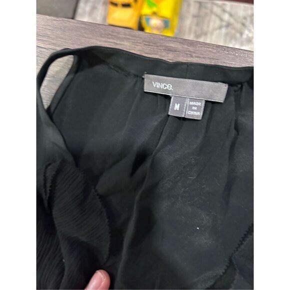 Vince Silk Blend Ruffle V-Neck Handkerchief Hem Button Down Blouse Black Medium - Picture 10 of 12